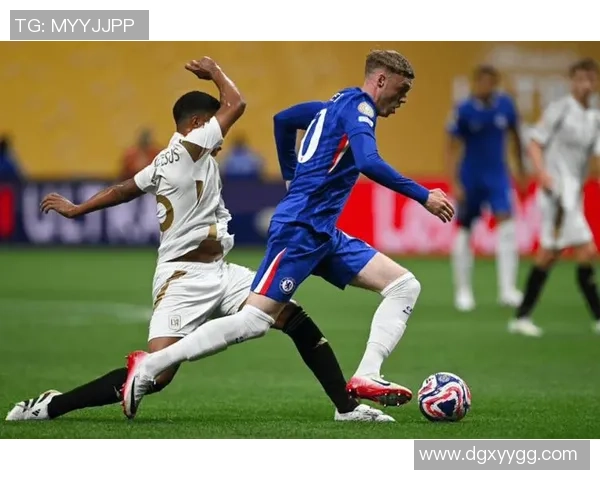 蓝军落日：安菲尔德的失落与新星的曙光——切尔西1-3利兹联，内托闪耀